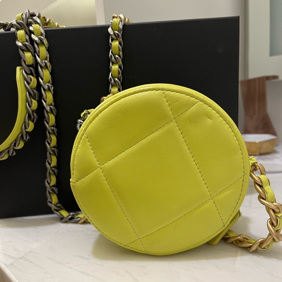 Chanel Round 19 Clutch - Picture 2 of 6